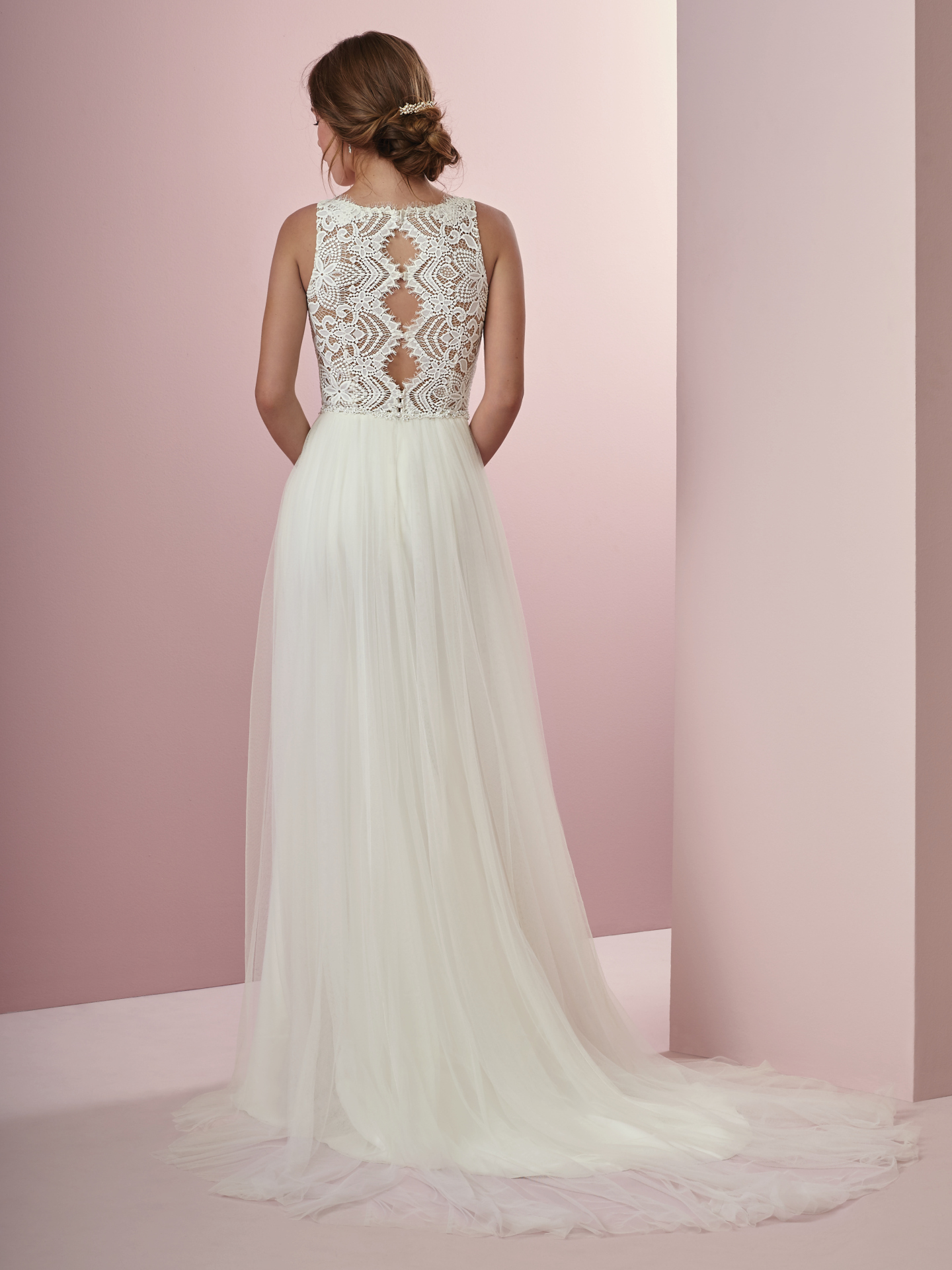 10 relaxed wedding dresses from our Camille collection by Rebecca Ingram - Choose Connie for sweet, simple, and chic.